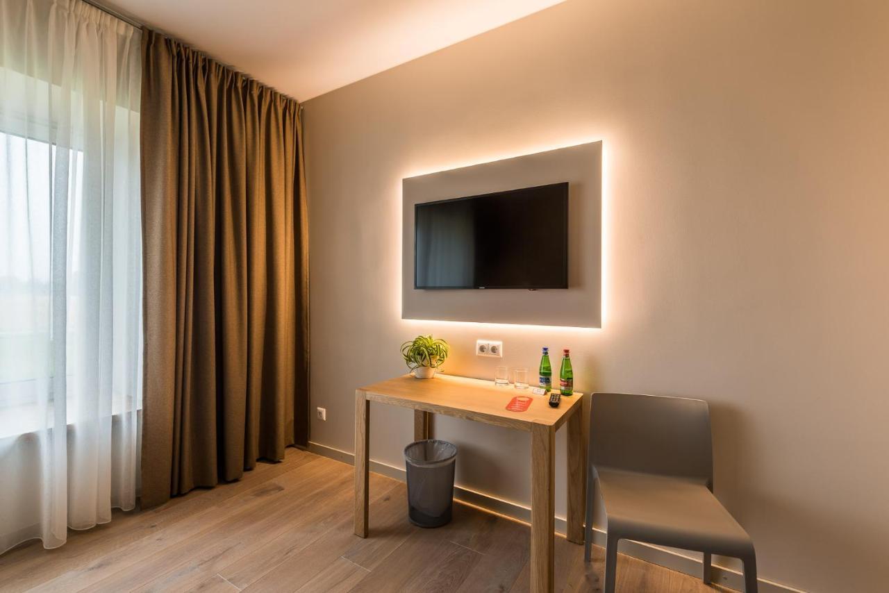 Hotel Mikelis Uzvara Екстер'єр фото