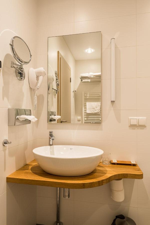 Hotel Mikelis Uzvara Екстер'єр фото