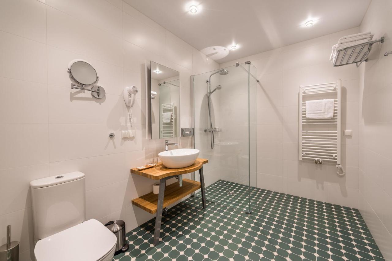 Hotel Mikelis Uzvara Екстер'єр фото