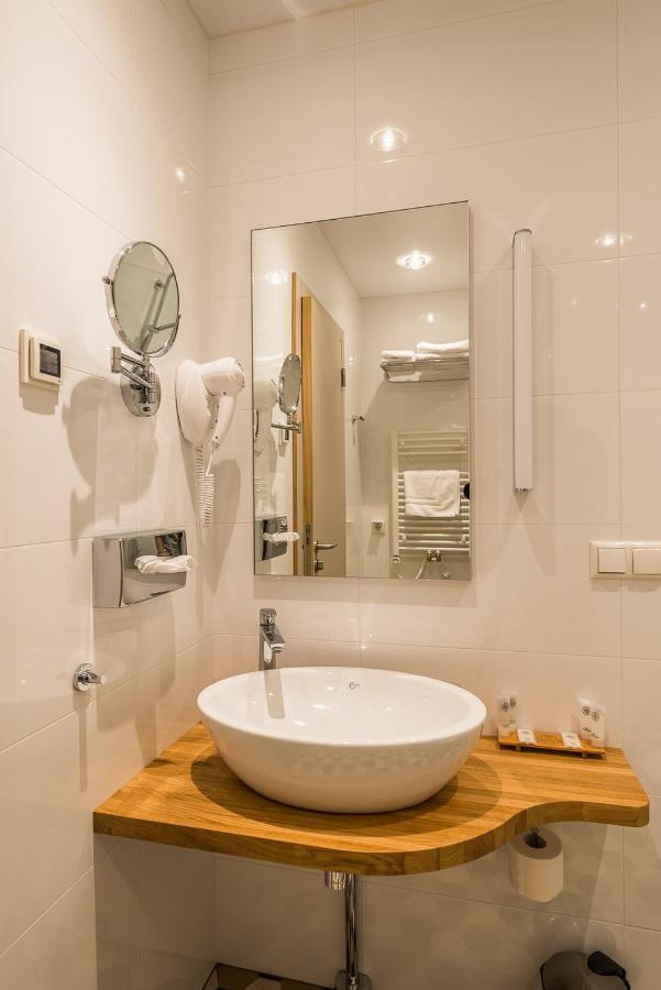 Hotel Mikelis Uzvara Екстер'єр фото